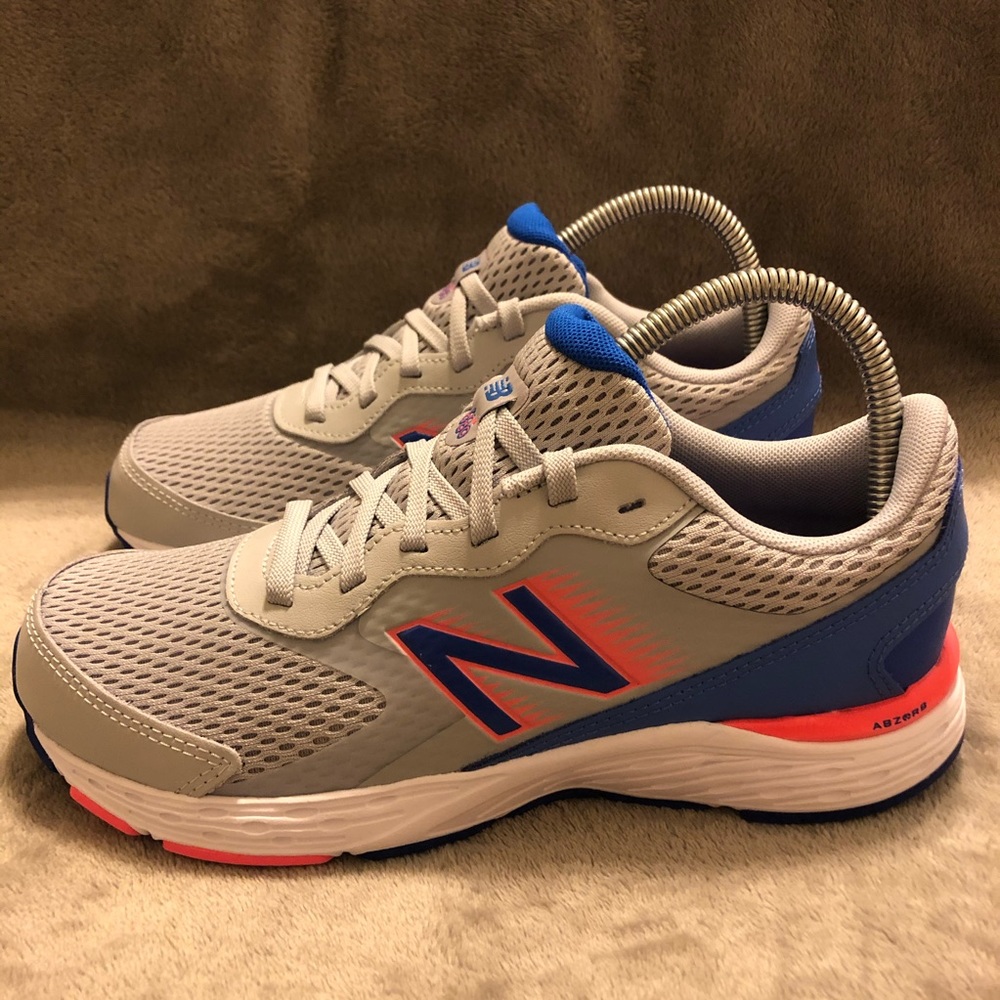 New balance shoes size 7.5 and 6 Youth